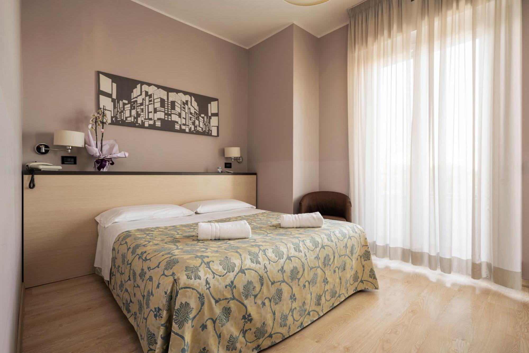 Hotel Mondial Porto Recanati Bagian luar foto
