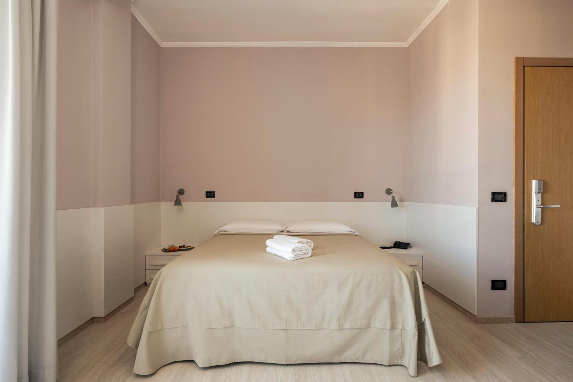 Hotel Mondial Porto Recanati Bagian luar foto