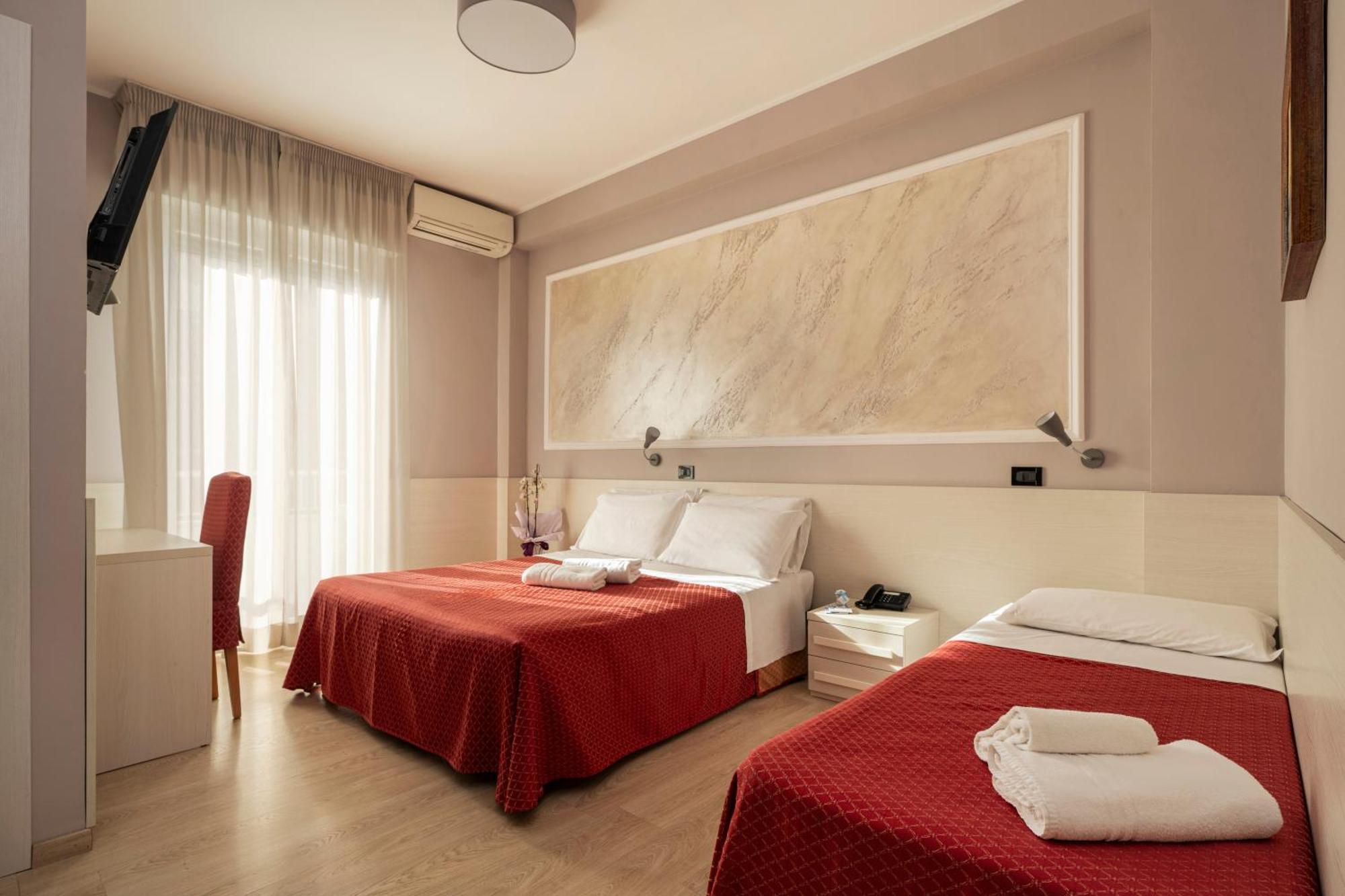 Hotel Mondial Porto Recanati Bagian luar foto