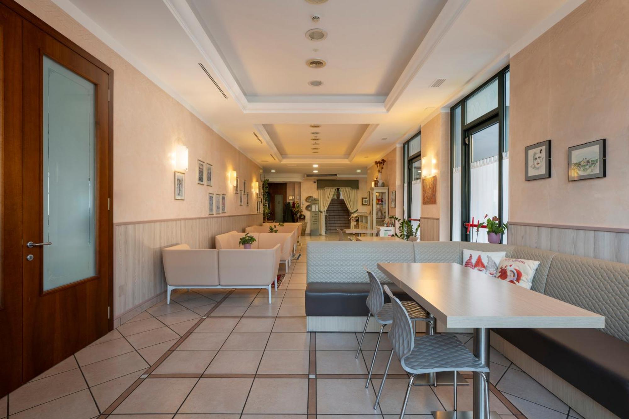 Hotel Mondial Porto Recanati Bagian luar foto