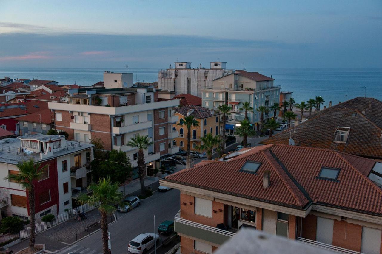 Hotel Mondial Porto Recanati Bagian luar foto