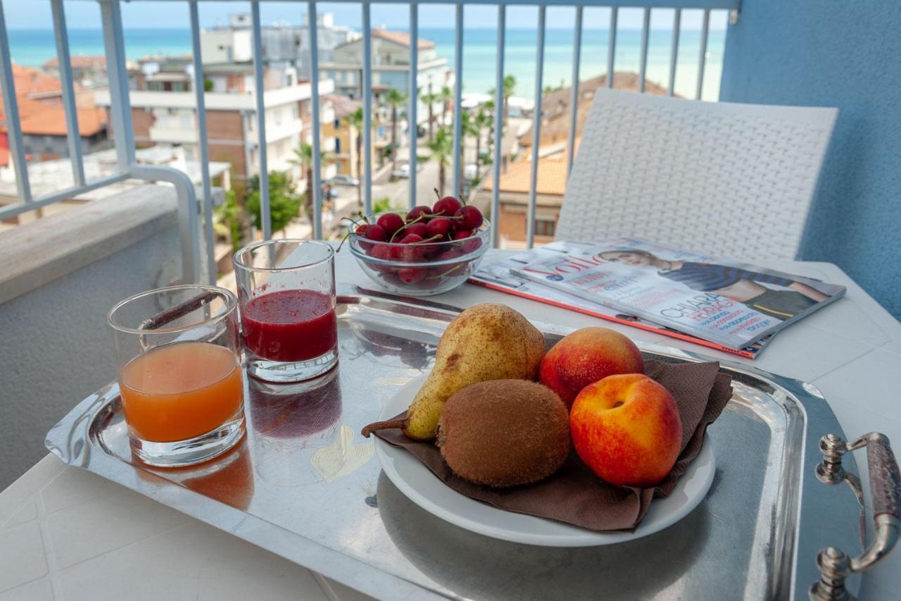 Hotel Mondial Porto Recanati Bagian luar foto