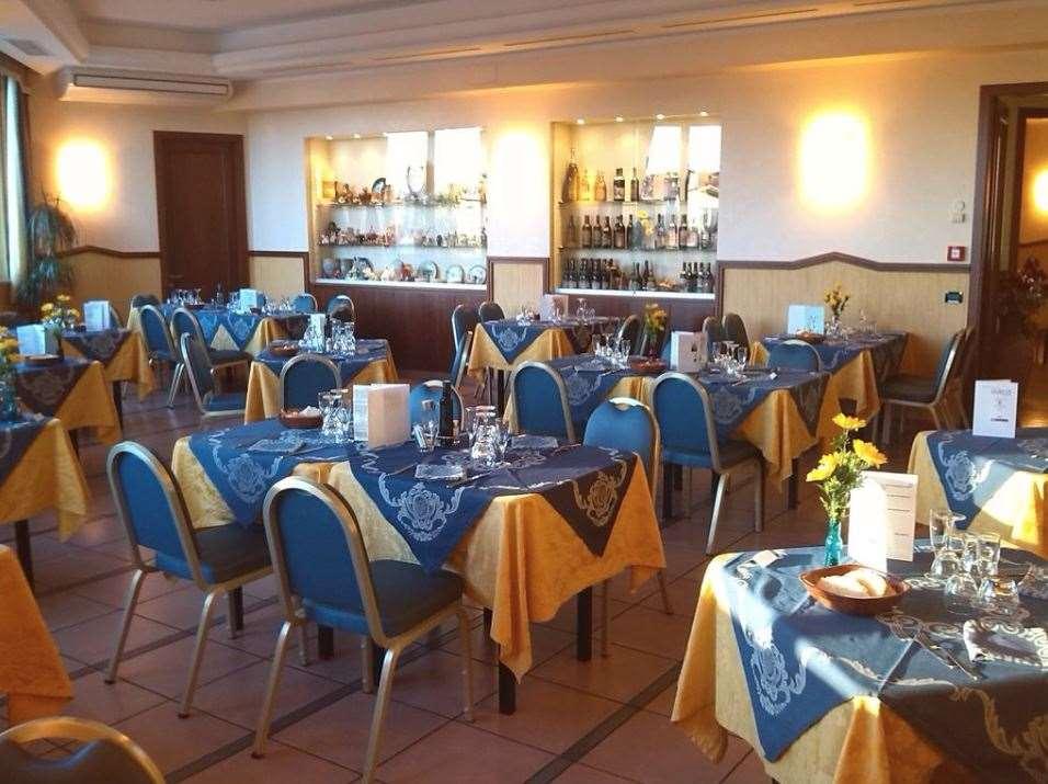 Hotel Mondial Porto Recanati Restoran foto